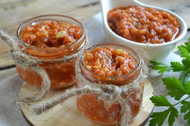 Аджика из кабачков, баклажанов и помидоров на зиму