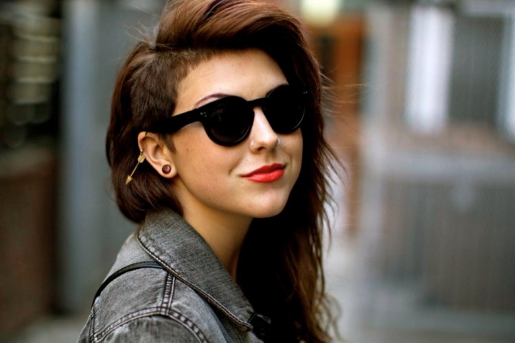 Выбритый висок