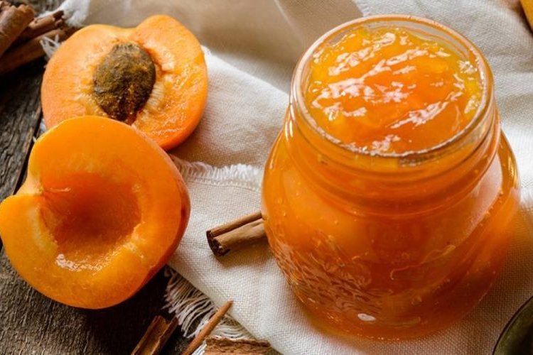 Джем из абрикосов с корицей и медом
