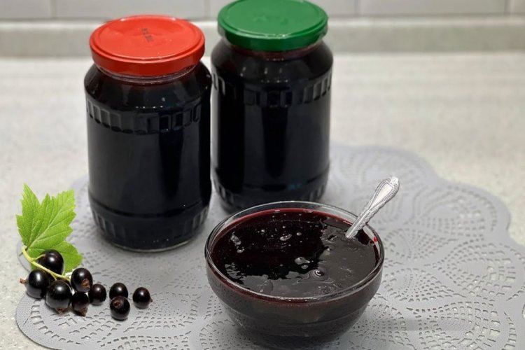 Желе из черной смородины с лимонным соком