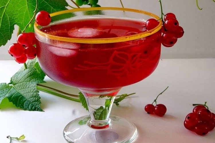 Вино из красной смородины с живыми дрожжами