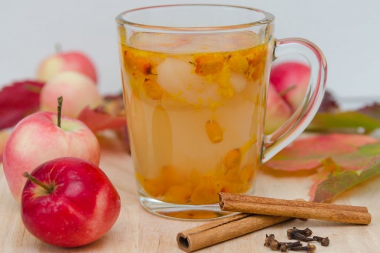 Компот из яблок и облепихи со специями