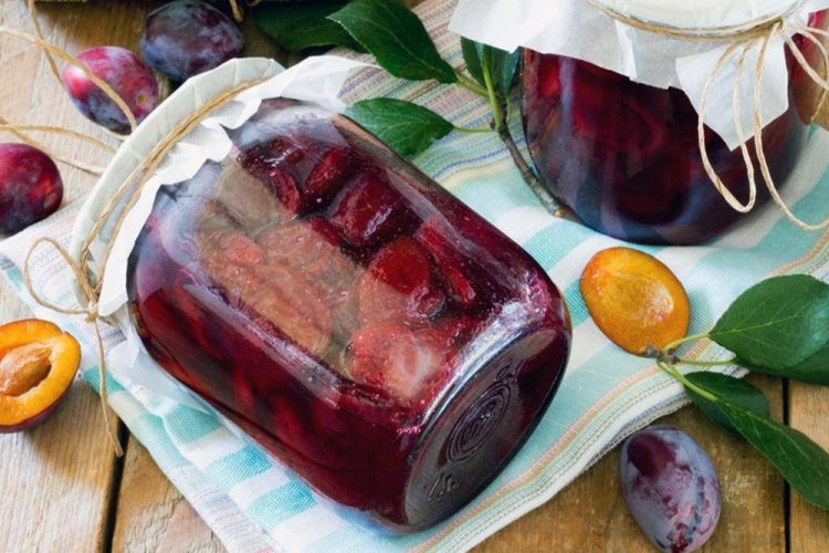 Маринованные сливы с сахаром и уксусом