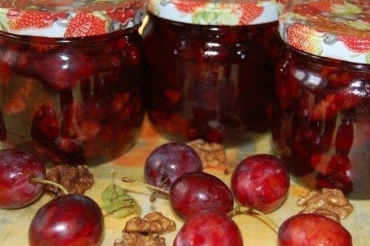 Маринованные сливы с грецкими орехами на зиму