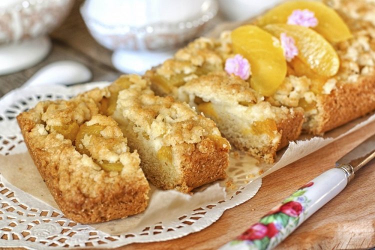 Песочный пирог с персиками