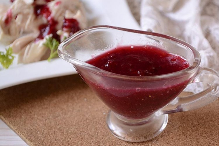 Вишневый джем с мятой и кардамоном