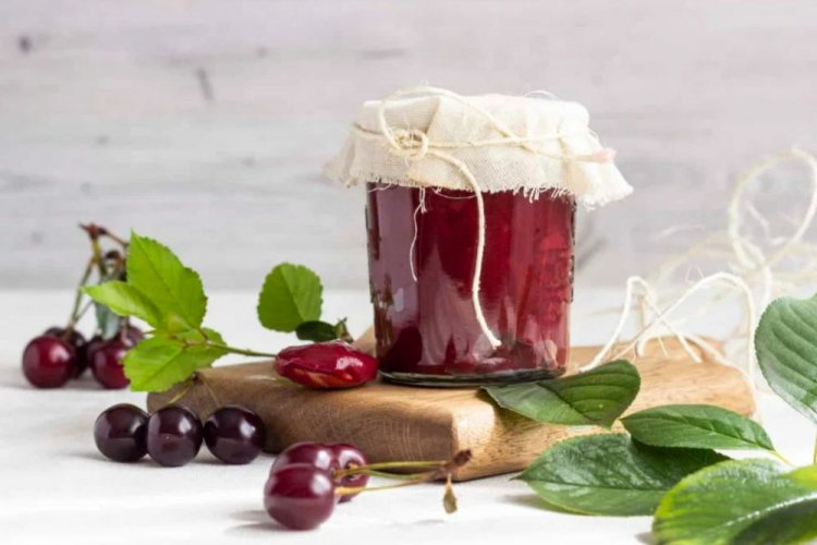 Джем из вишни с косточками