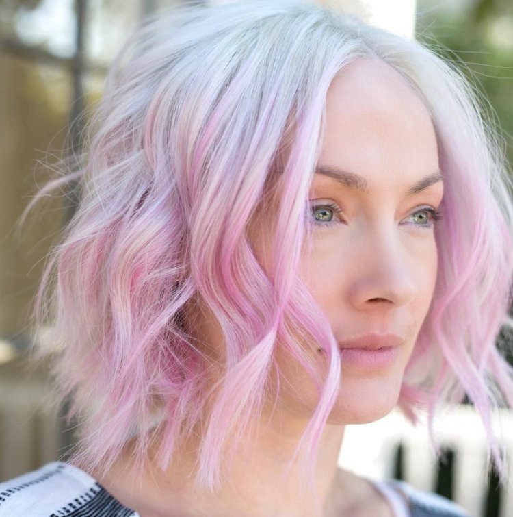 Блонд с пастельными прядями