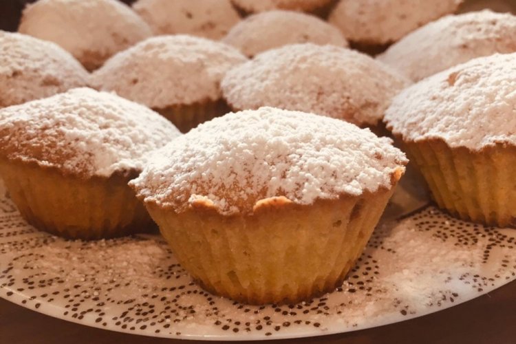 Творожные кексы с белой смородиной