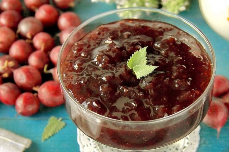 Джем из крыжовника с мелиссой