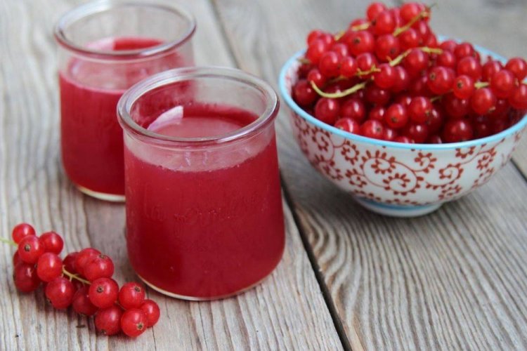 Компот из сока красной смородины