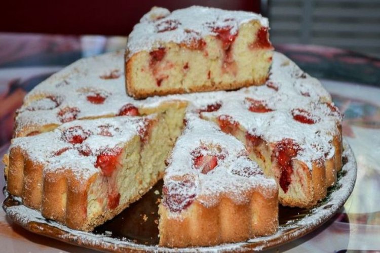 Клубничный пирог на йогурте