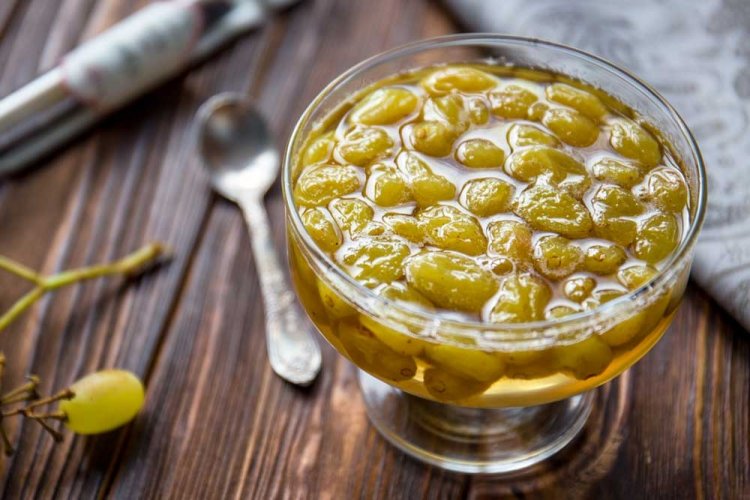 Варенье-пятиминутка из винограда с целыми ягодами