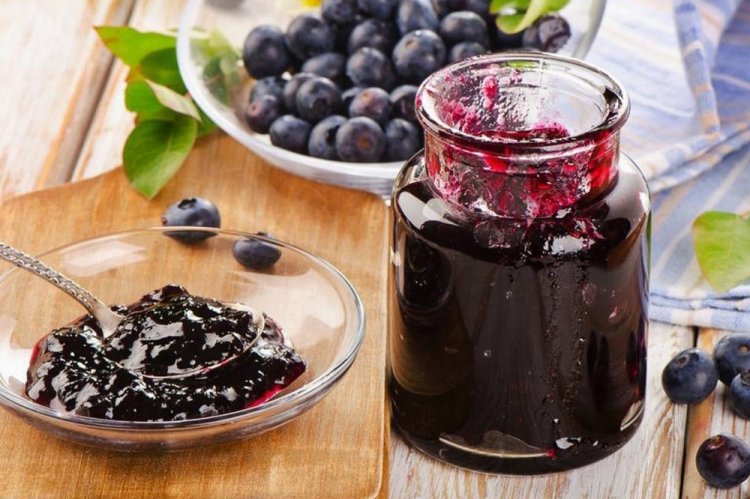 Конфитюр из черной смородины с черникой