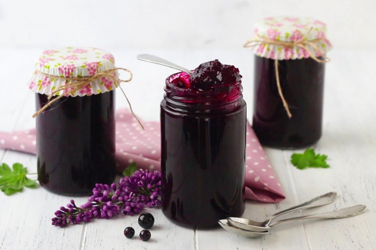Конфитюр из черной смородины с крахмалом