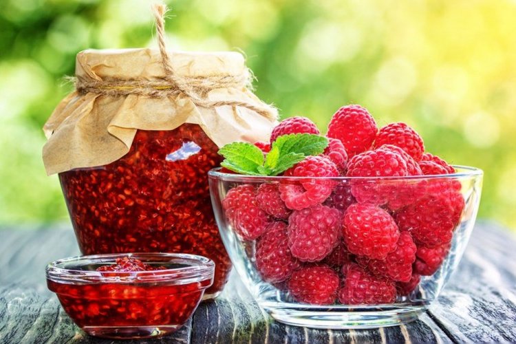 Малина с сахаром и ванилью на зиму