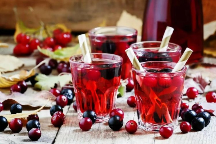 Настойка из черной смородины и клюквы