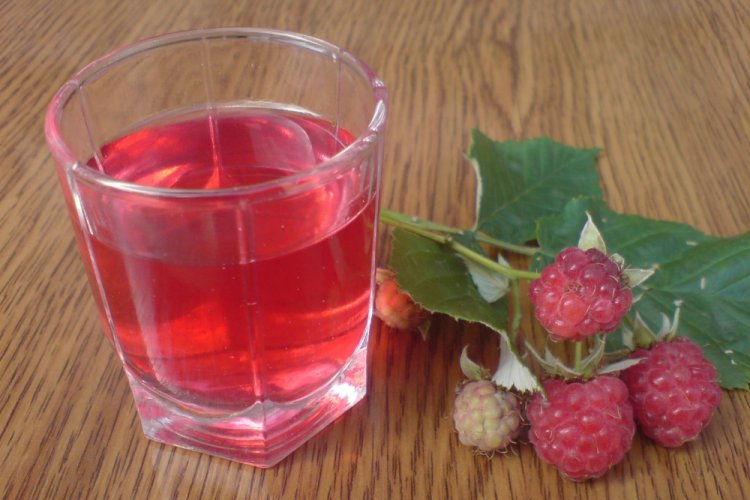 Наливка из малины на водке без сахара