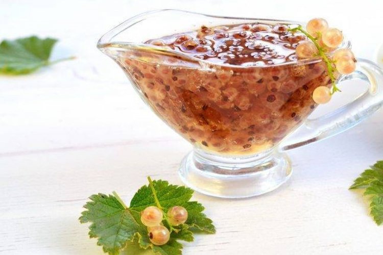 Желе из белой смородины с целыми ягодами