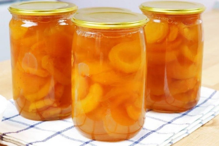 Абрикосы половинками в густом сиропе