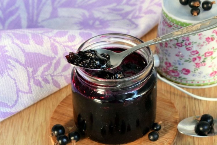 Черная смородина с имбирем и сахаром на зиму