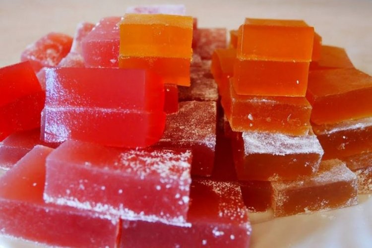 Двухслойный мармелад из красной и белой смородины