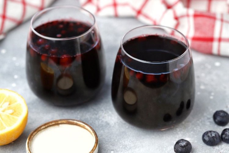 Компот из ирги с лимонным соком