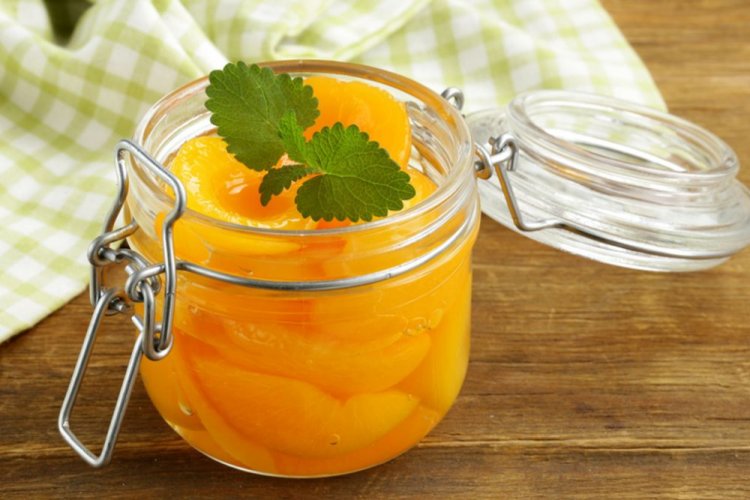 Варенье из абрикосовых долек с лимонной цедрой и коньяком