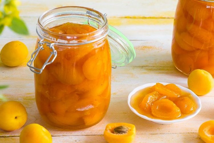 Абрикосовое варенье дольками с желирующим сахаром