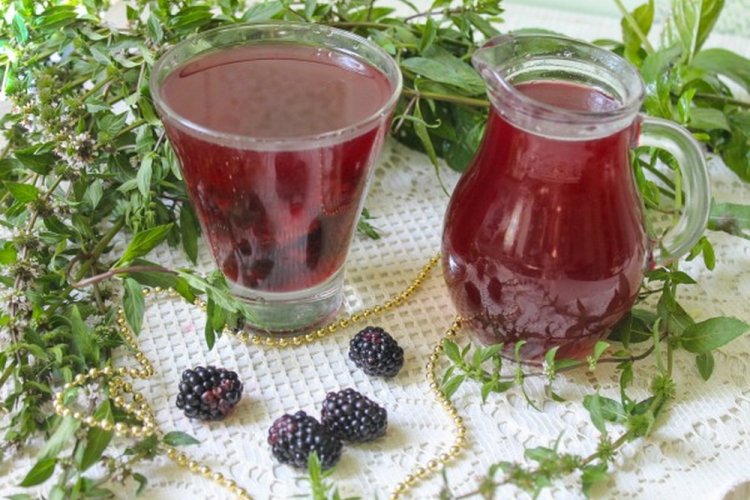 Компот из ежевики на зиму – классический рецепт