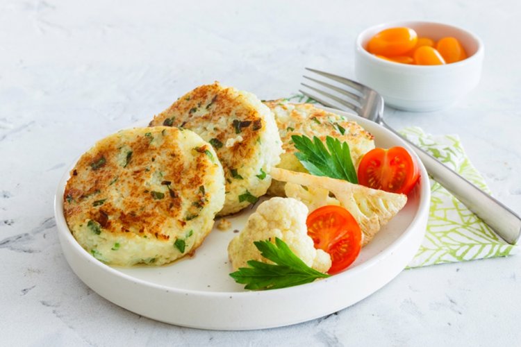 Котлеты из цветной капусты и овощей