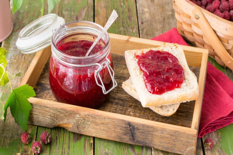 Варенье-пятиминутка из малины с бананом