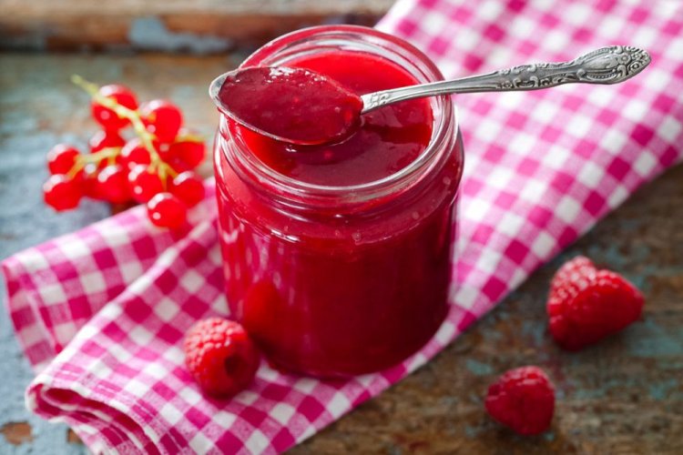 Варенье-пятиминутка из малины и красной смородины без косточек