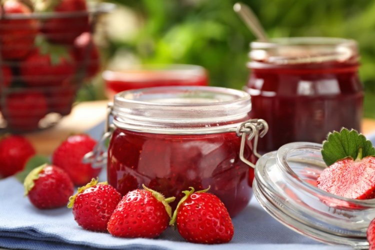 Желе из клубники с водкой