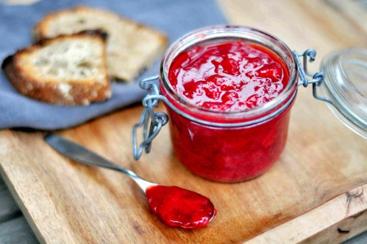 Желе из клубники с лимоном