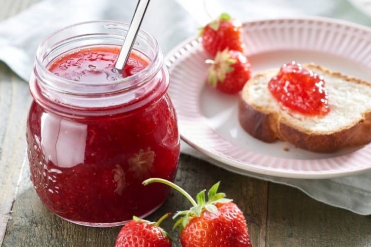 Желе из клубничного сока