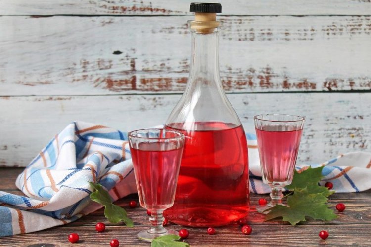 Настойка из красной смородины на водке