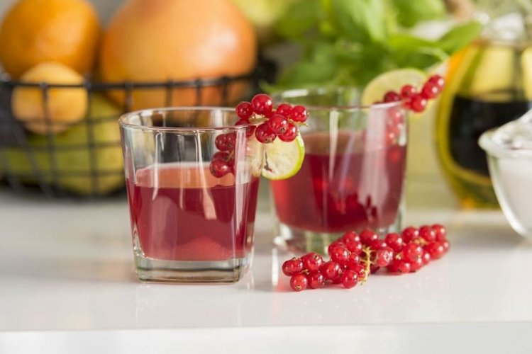 Компот «Мохито» из красной смородины и мяты