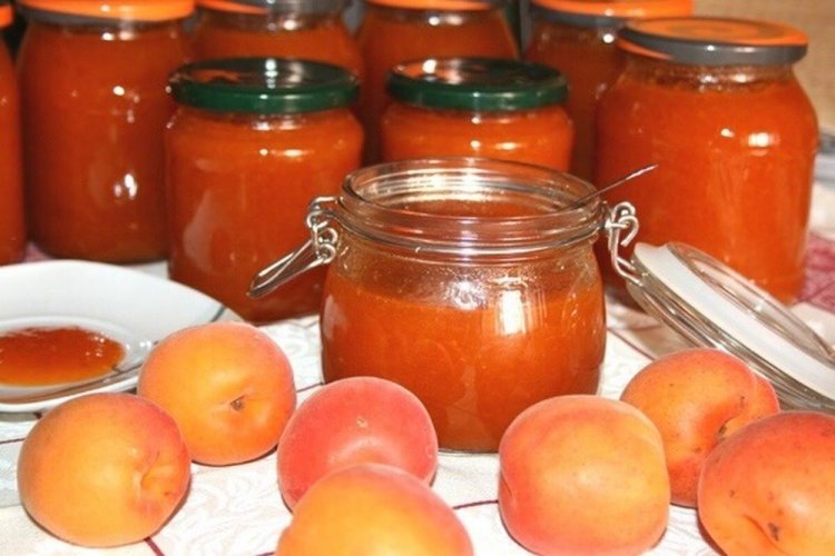 Абрикосовое повидло с корицей и лимонной цедрой