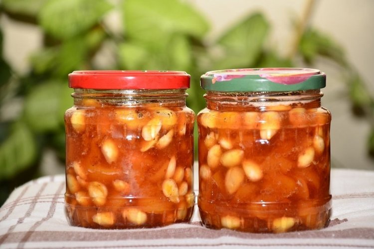 Повидло из абрикосов с ядрышками