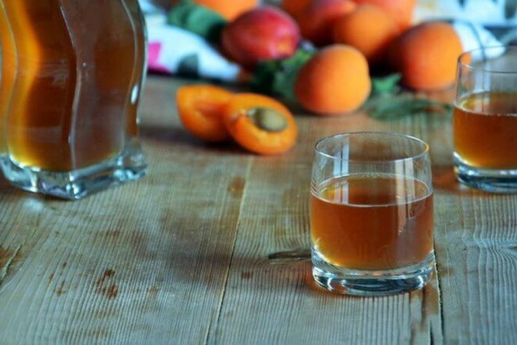 Вино из абрикосового варенья