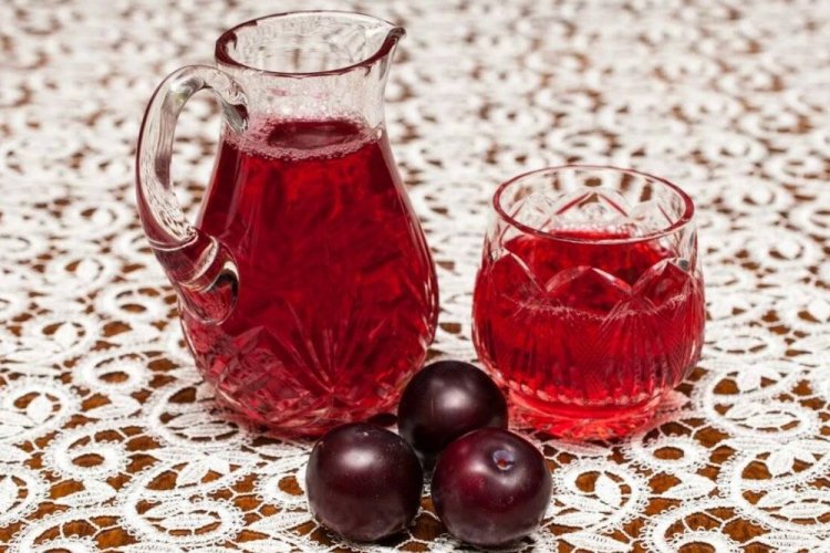 Вино из сливы с лимонными корками