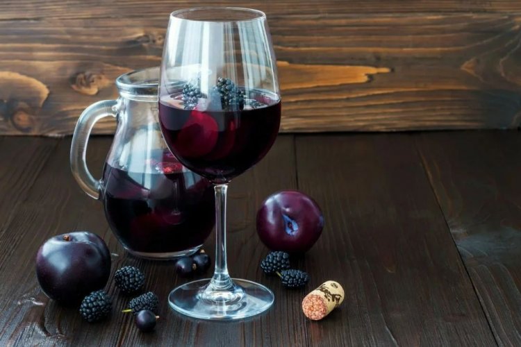 Вино из сливы и шелковицы