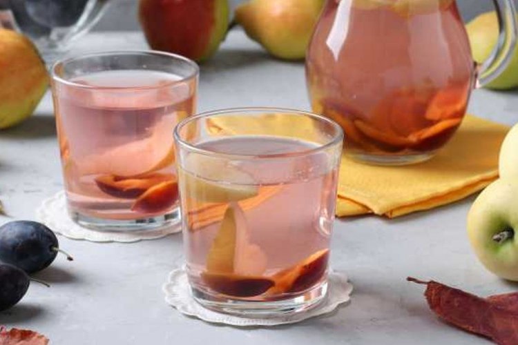 Компот из алычи, яблок и груши