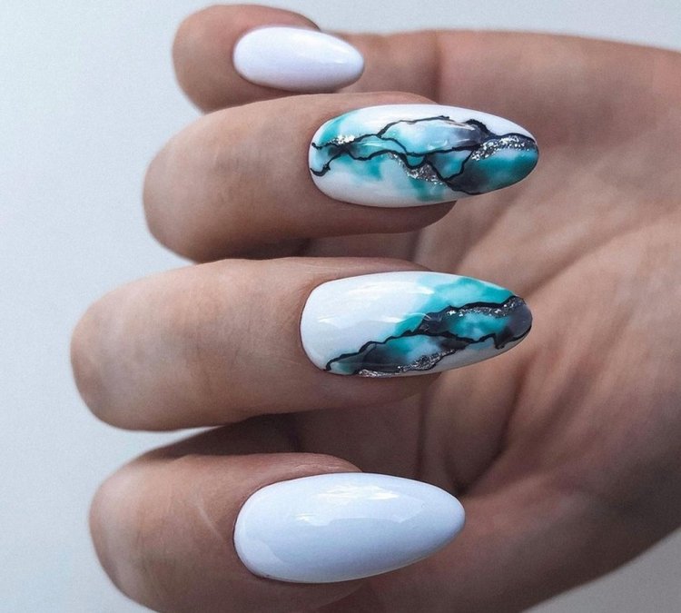 Акварельный маникюр