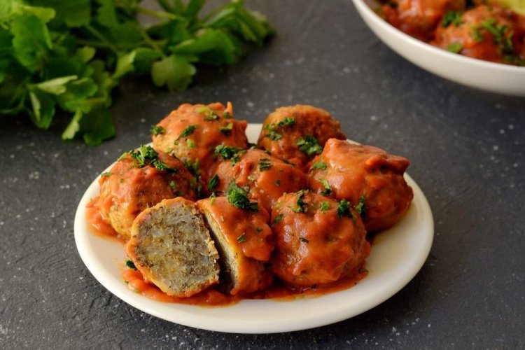 Тефтели из риса и чечевицы