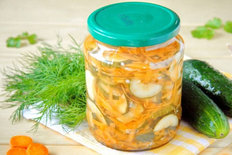 Огурцы кусочками с морковью по-корейски