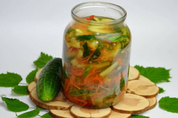 Огурцы по-корейски с морковью и винным уксусом на зиму