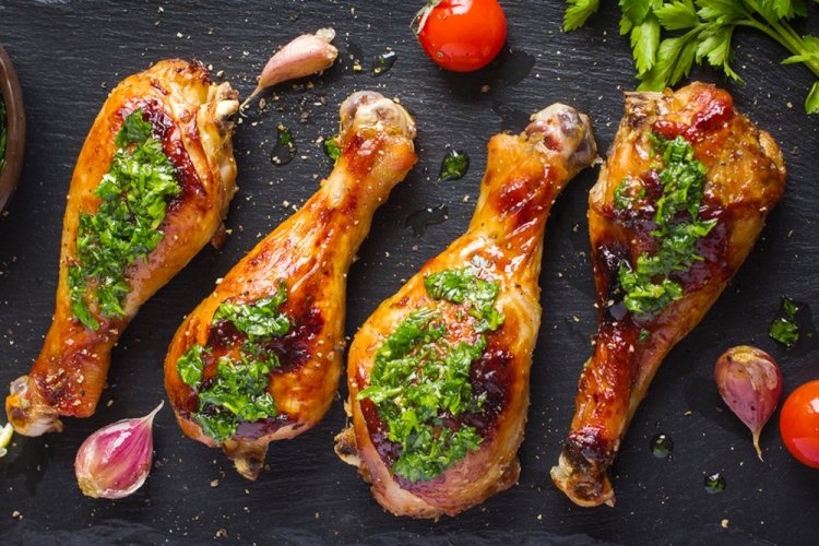 Куриные ножки в кефире с кинзой