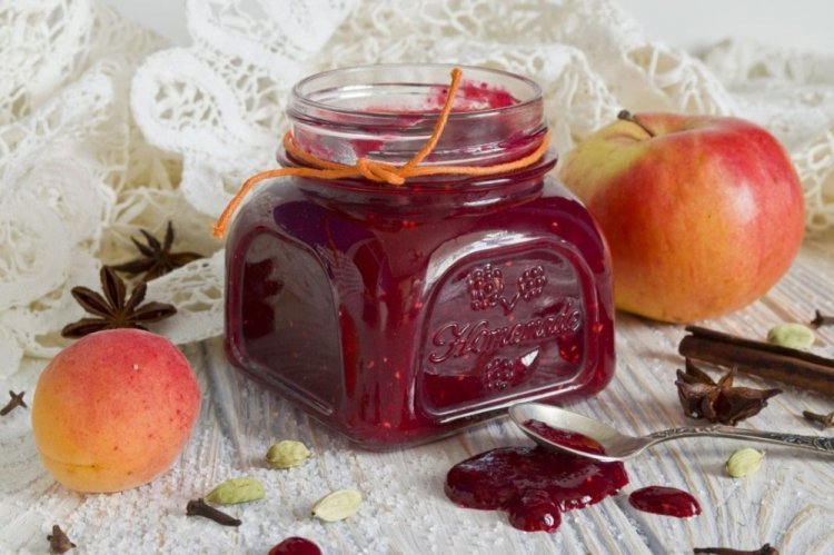 Повидло из вишни и фруктов «Ассорти»